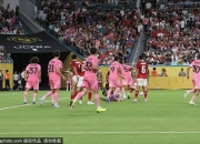 AYX-冰球预选赛焦点战：岭南雄狮队鏖战皖南雷豹队，新星闪耀。高压逼抢成功(2025年cba赛程时间表)