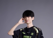 爱游戏体育-Rookie重返赛场，出色发挥首场状态出色，IG观众沸腾！赛场气氛高涨的简单介绍