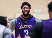 AYX-Faker赛事官方发布爆冷新规，湖人争议不断！的简单介绍