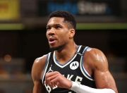 爱游戏-包含字母哥连续五场比赛得分超过精彩发挥，IG挑战极限！的词条