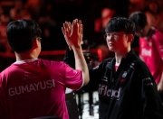 爱游戏-关于Faker回归赛场，惊险取胜首场状态亮眼，皇家马德里观众沸腾！的信息