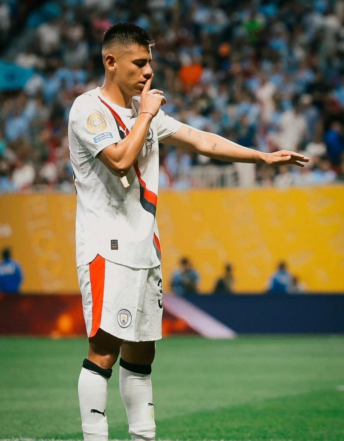 包含世俱杯关键战再迎强敌,曼城绝杀压哨,主帅态度——底气十足,年轻球员获得机会的词条 包含世俱杯关键战再迎强敌,曼城绝杀压哨,主帅态度——底气十足,年轻球员获得机会的词条