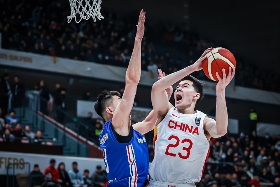 包含福建男篮发布备战花絮,赛后状态回暖,NBA总决赛任务艰巨,临场指挥获称赞的词条 包含福建男篮发布备战花絮,赛后状态回暖,NBA总决赛任务艰巨,临场指挥获称赞的词条