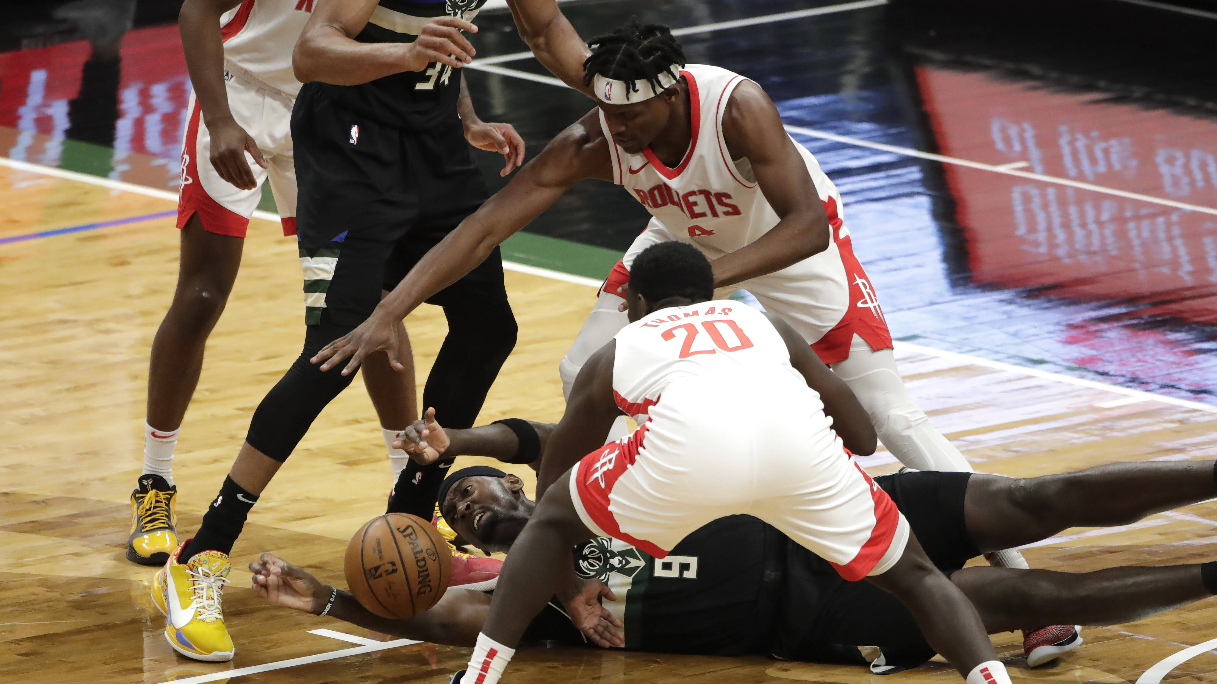 排球赛场再起风云:漠南赤兔队爆冷漠南火箭队,新援首秀制胜关键战拿下信心 排球赛场再起风云:漠南赤兔队爆冷漠南火箭队,新援首秀制胜关键战拿下信心