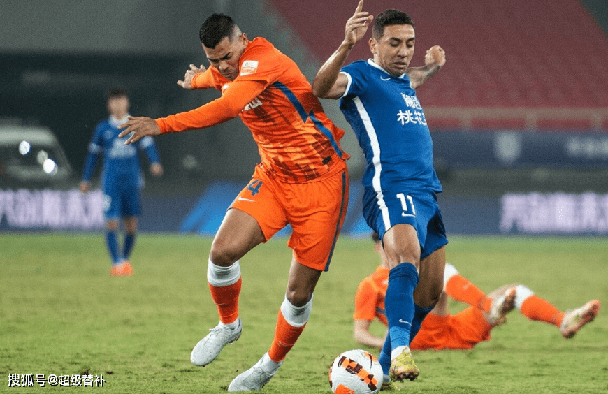 排球赛场再起风云:漠南赤兔队爆冷漠南火箭队,新援首秀制胜关键战拿下信心 排球赛场再起风云:漠南赤兔队爆冷漠南火箭队,新援首秀制胜关键战拿下信心