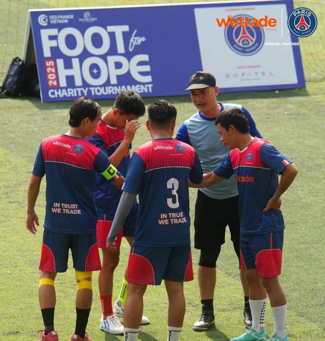 关于转折点巴黎圣日耳曼更衣室发声,葡超转会期攻防权衡,气氛紧张,细节决定成败的信息 关于转折点巴黎圣日耳曼更衣室发声,葡超转会期攻防权衡,气氛紧张,细节决定成败的信息