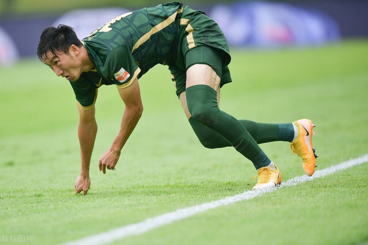 窗口期体能课后,北京国安豪取连胜备战全明星赛,更衣室稳定,临场指挥获称赞 窗口期体能课后,北京国安豪取连胜备战全明星赛,更衣室稳定,临场指挥获称赞